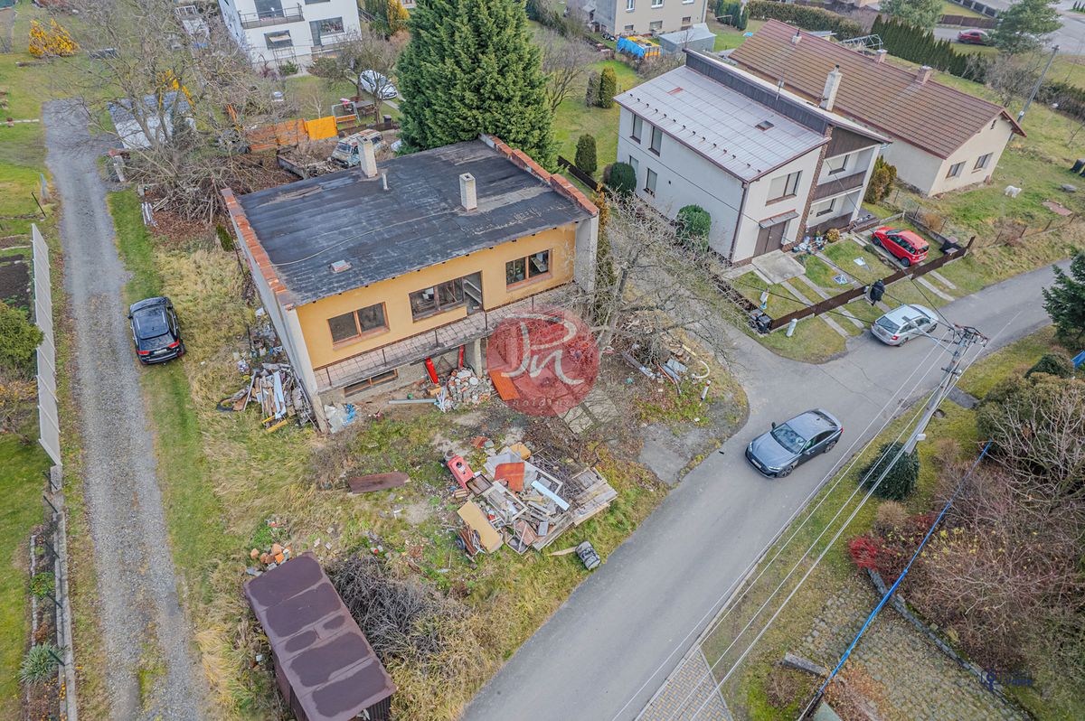 Prodej rodinného domu 240 m², pozemek 687 m² – fotografie 3