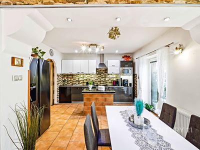 Prodej rodinného domu 261 m², pozemek 1306 m²