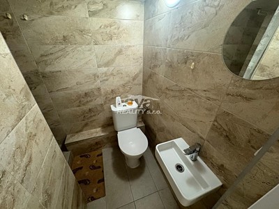 Комерційне приміщення на продаж, 46 м² (2 з 27)