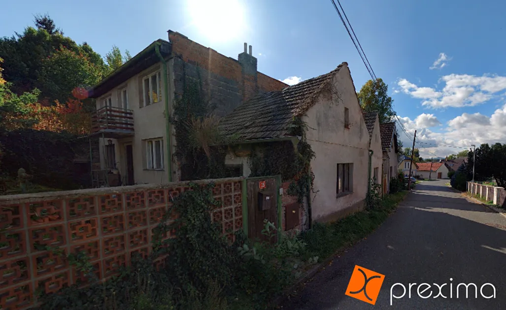 Prodej podílu 1/2 rodinného domu 127 m², pozemek 790 m²