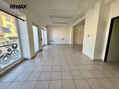 Pronájem obchodního prostoru 74 m²