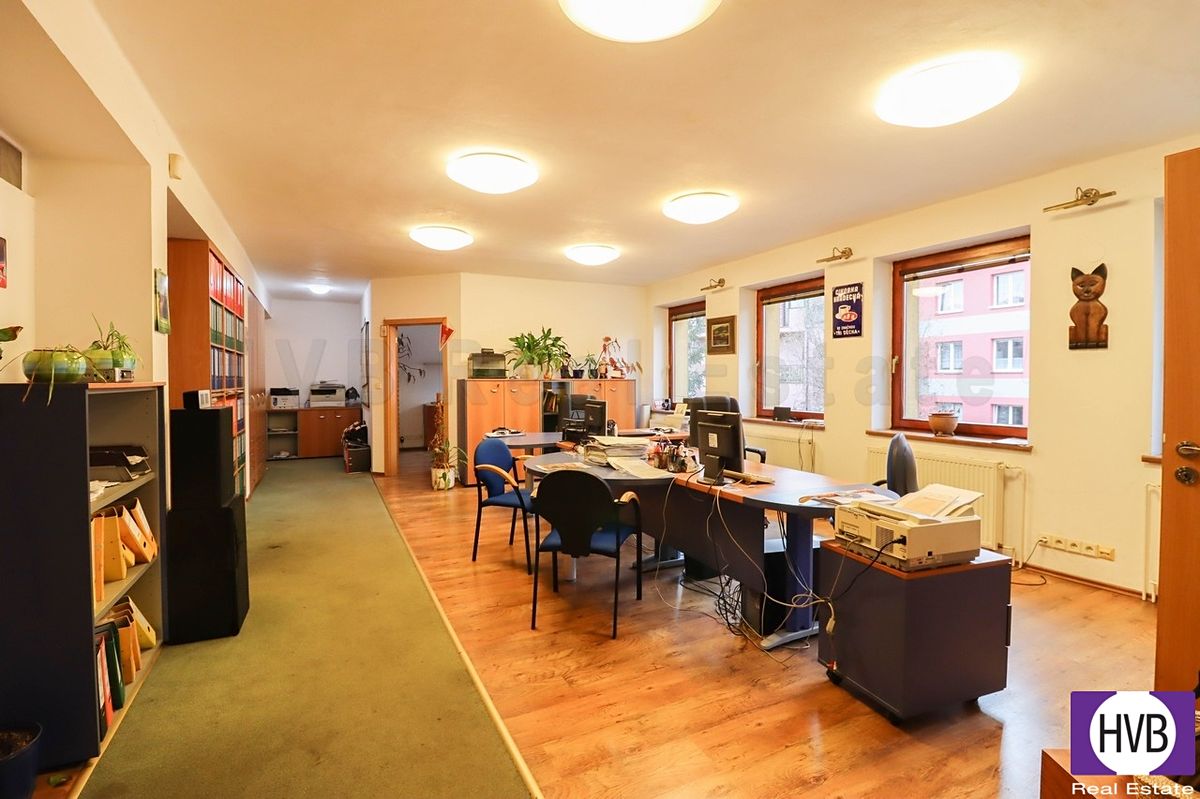 Pronájem kanceláře 188 m²