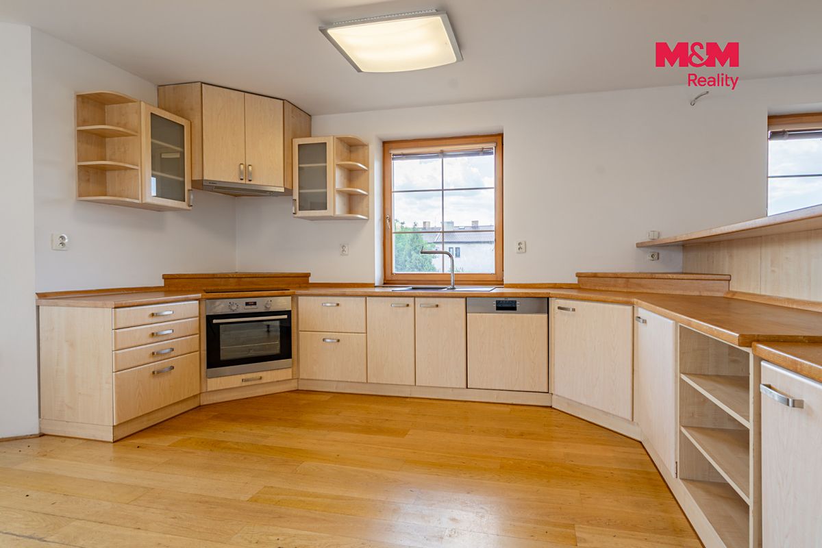 Prodej rodinného domu 396 m², pozemek 3896 m² – fotografie 3