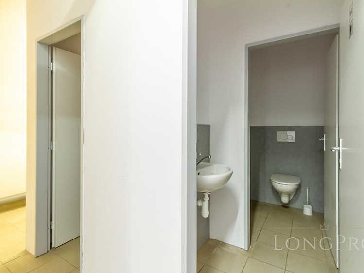 Комерційне приміщення в оренду, 170 м² (17 з 20)