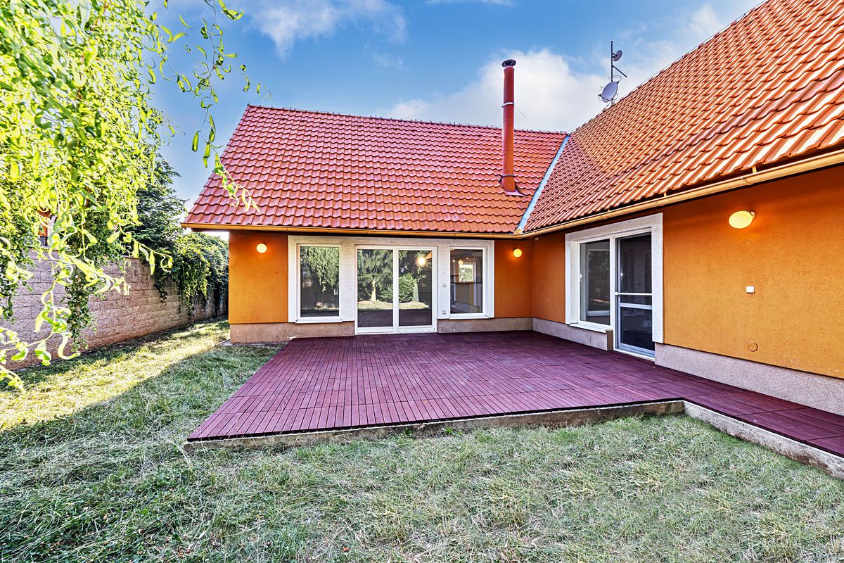 Prodej rodinného domu 230 m², pozemek 492 m² – fotografie 4