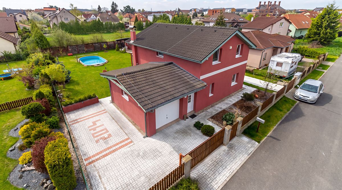 Prodej rodinného domu 159 m², pozemek 792 m² – fotografie 3