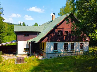 Prodej rodinného domu 425 m², pozemek 673 m²