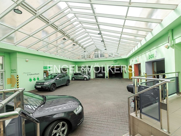 Pronájem komerčního prostoru, 1 318 m² (16 z 19)