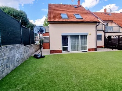 Pronájem  rodinného domu 140 m², pozemek 176 m²
