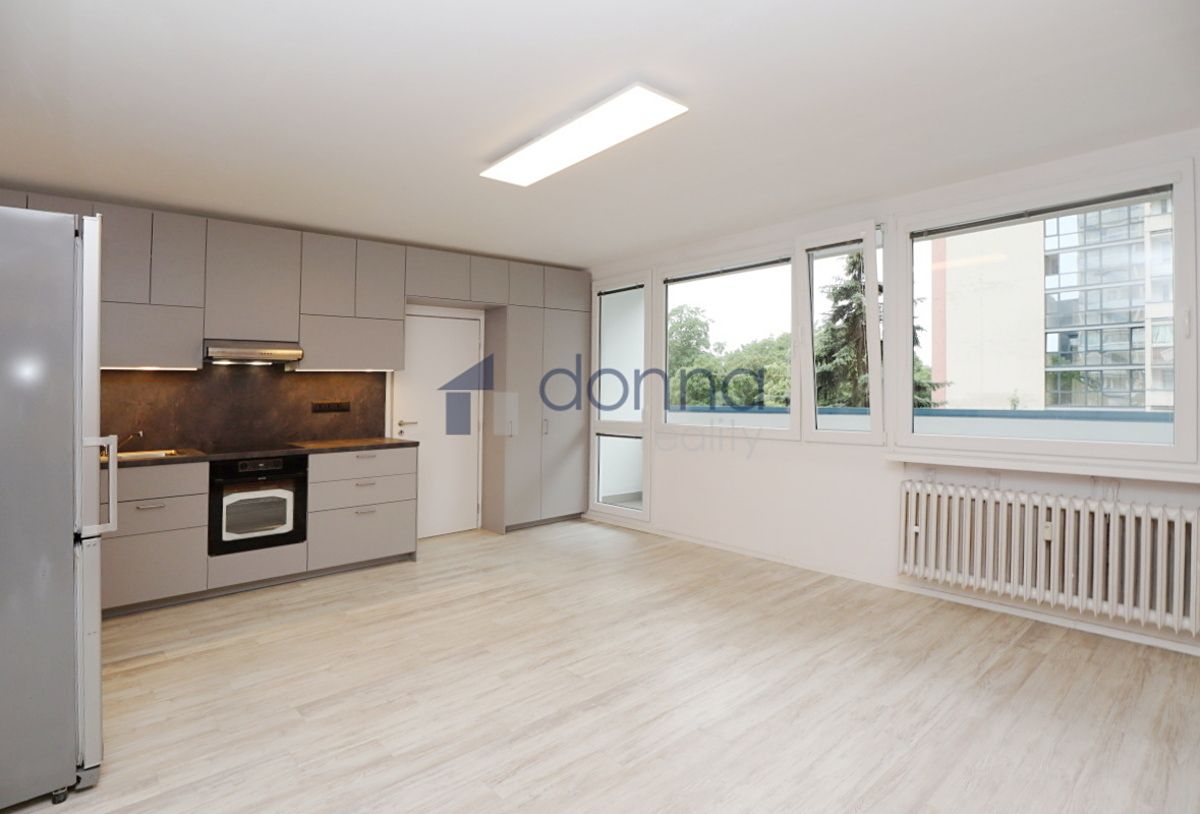 Pronájem bytu 4+kk 107 m²