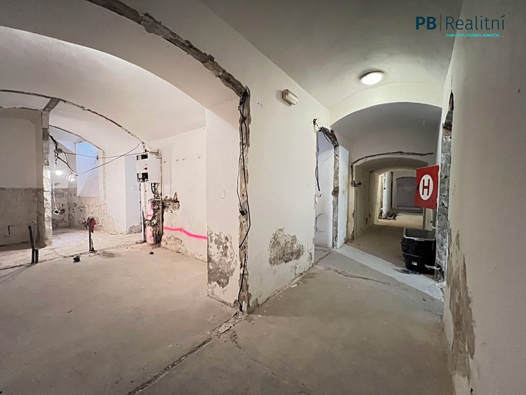Gewerbefläche zum Kauf, 235 m² (1 von 28)