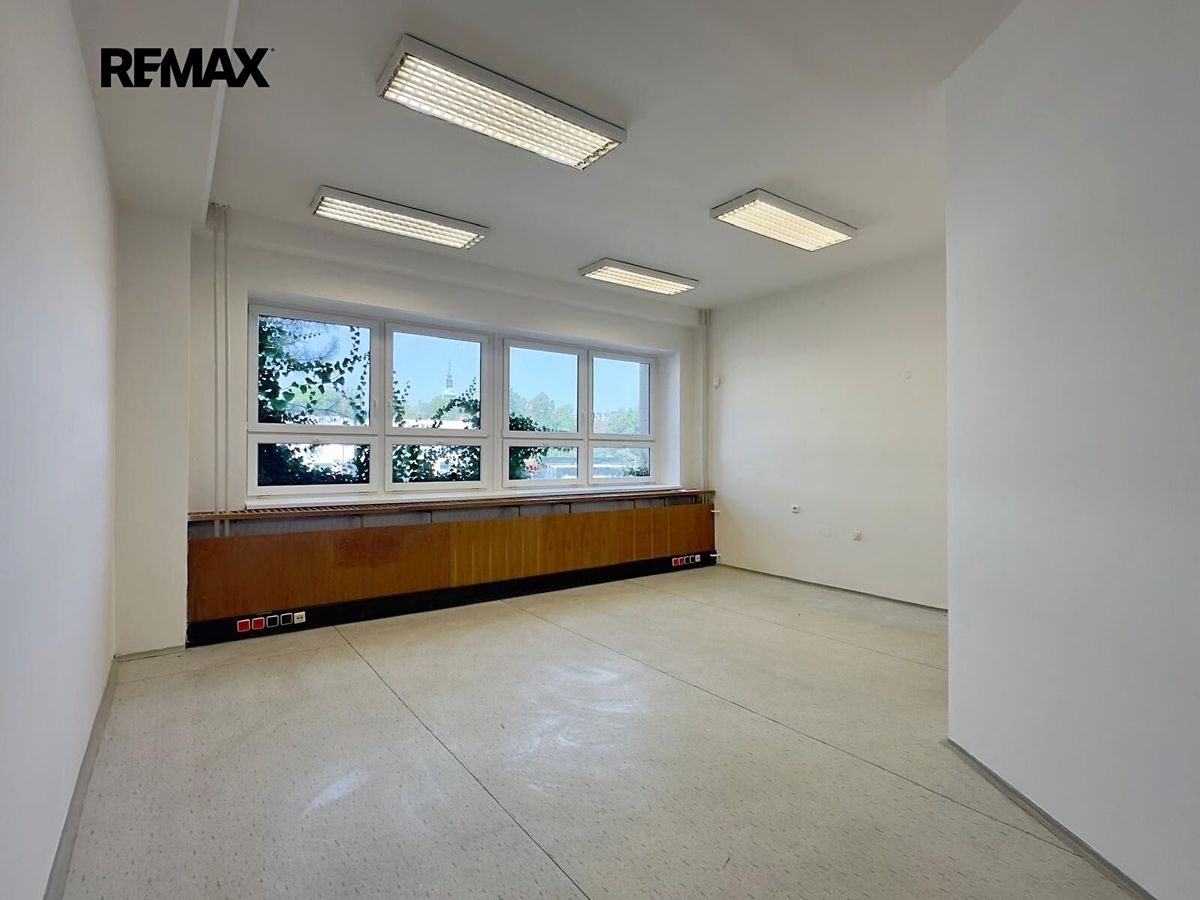 Pronájem kanceláře 30 m² – fotografie 2