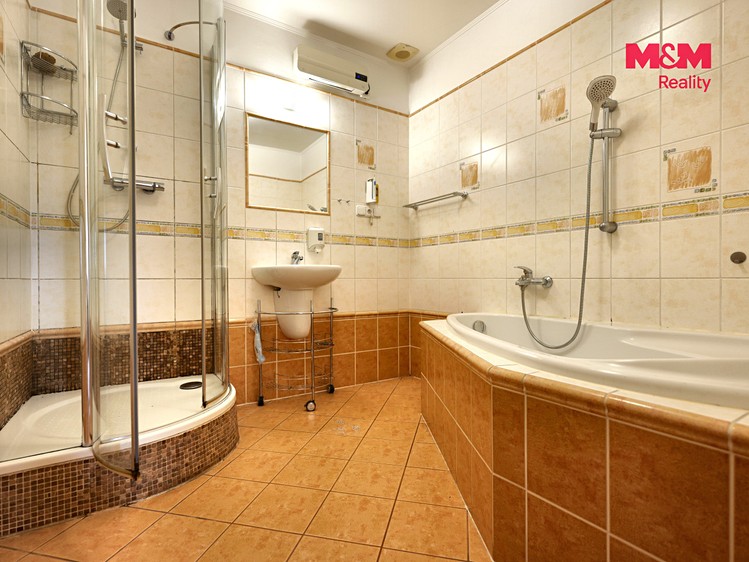 Комерційне приміщення на продаж, 1 414 м² (18 з 30)