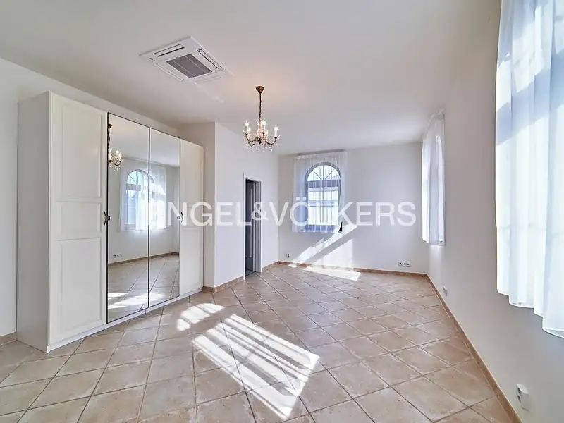 Pronájem vily 243 m², pozemek 718 m², Praha – náhled fotky 3
