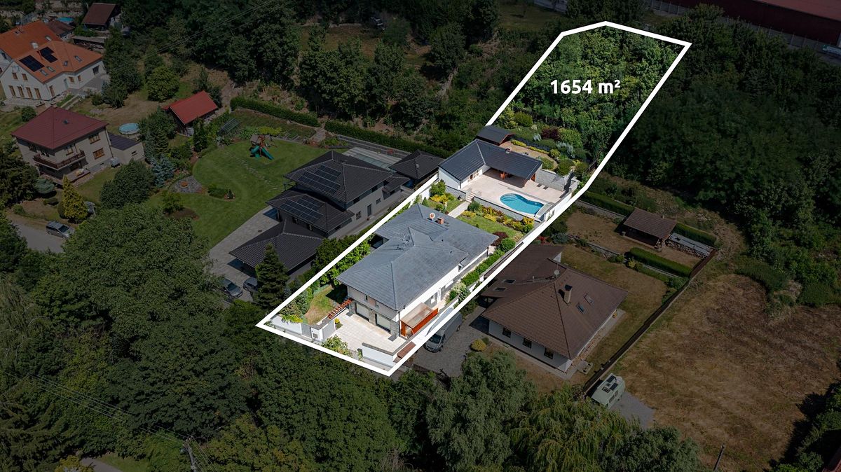 Prodej rodinného domu 241 m², pozemek 1654 m² – fotografie 4