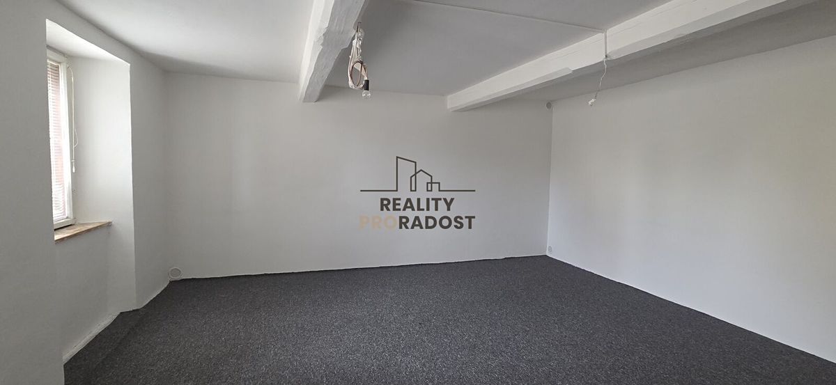 Prodej rodinného domu 130 m², pozemek 1451 m² – fotografie 2