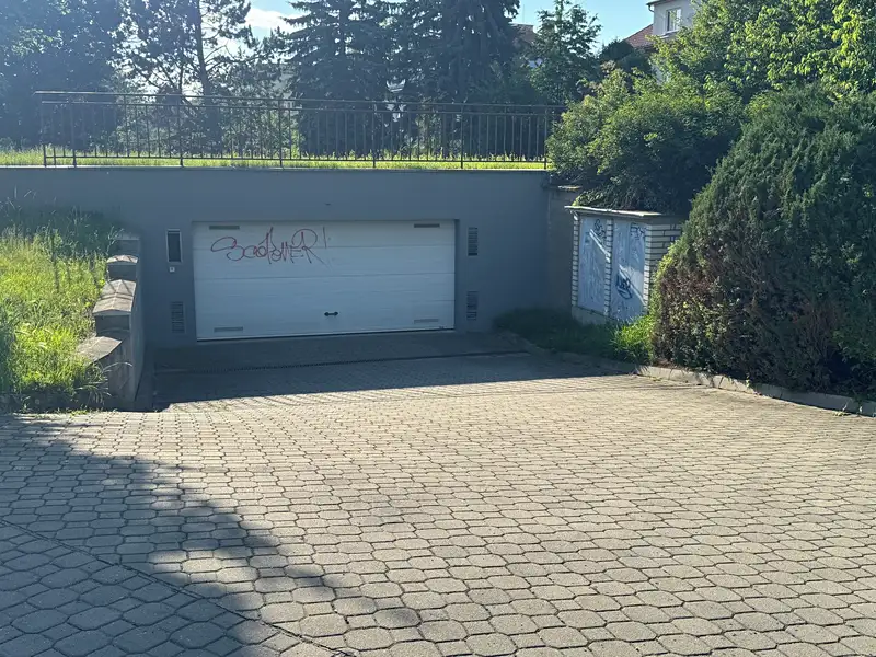 Prodej garáže 17 m², Zlín – náhled fotky 1