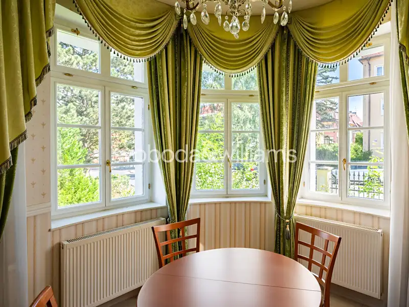 Prodej vily 1127 m², pozemek 923 m², Karlovy Vary – náhled fotky 3