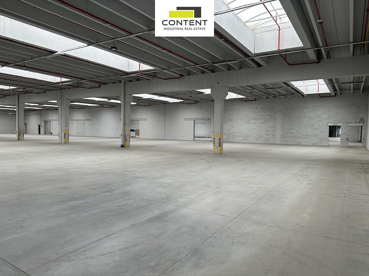 Pronájem skladového prostoru 11000 m² – fotografie 3