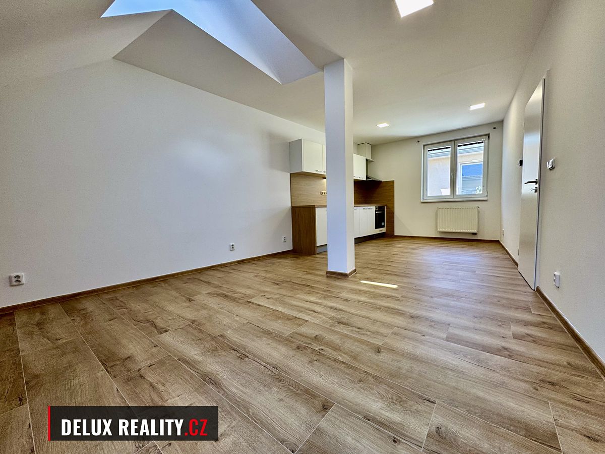 Pronájem bytu 2+kk 52 m² – fotografie 4