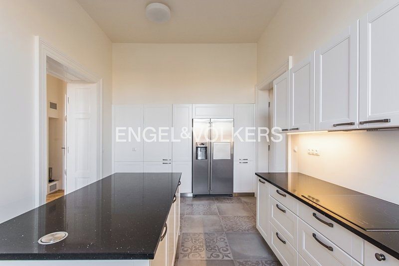 Pronájem bytu 5+1 193 m² – fotografie 3