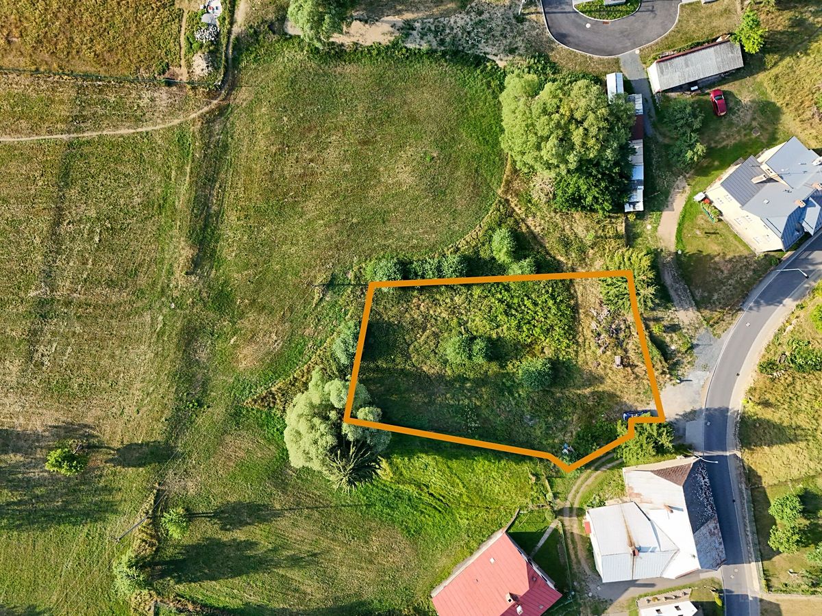 Prodej stavebního pozemku 1662 m² – fotografie 2