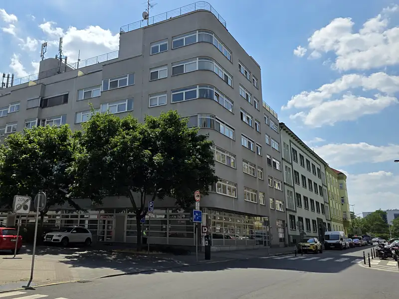 Prodej bytu 3+1 94 m², Praha – náhled fotky 2