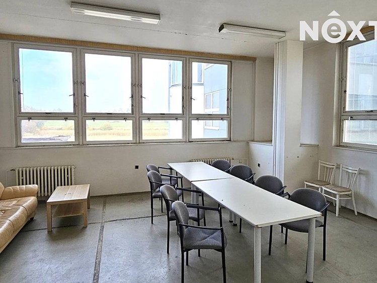 Pronájem komerčního prostoru, 68 m² (3 z 19)