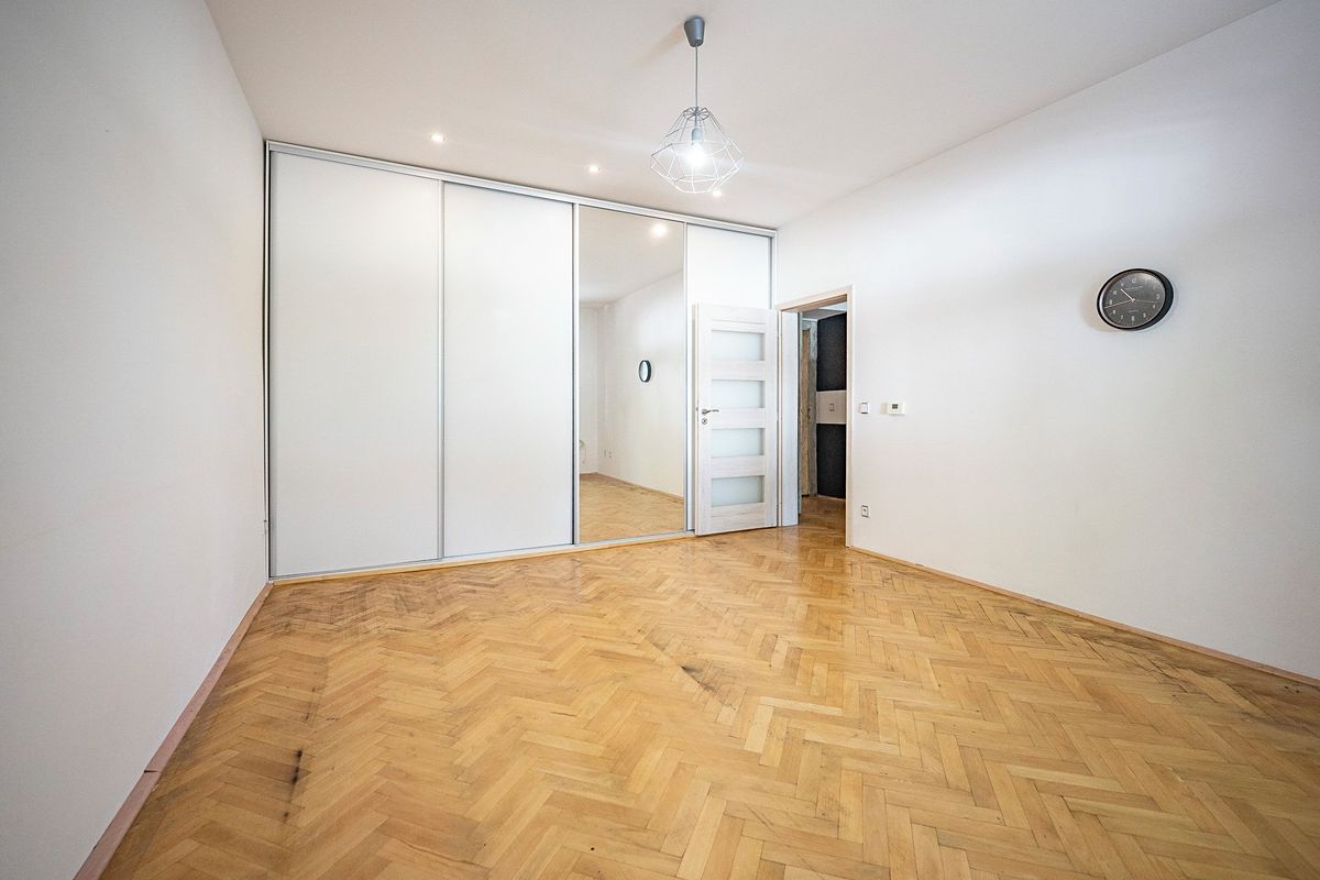 Pronájem bytu 2+kk 48 m² – fotografie 2