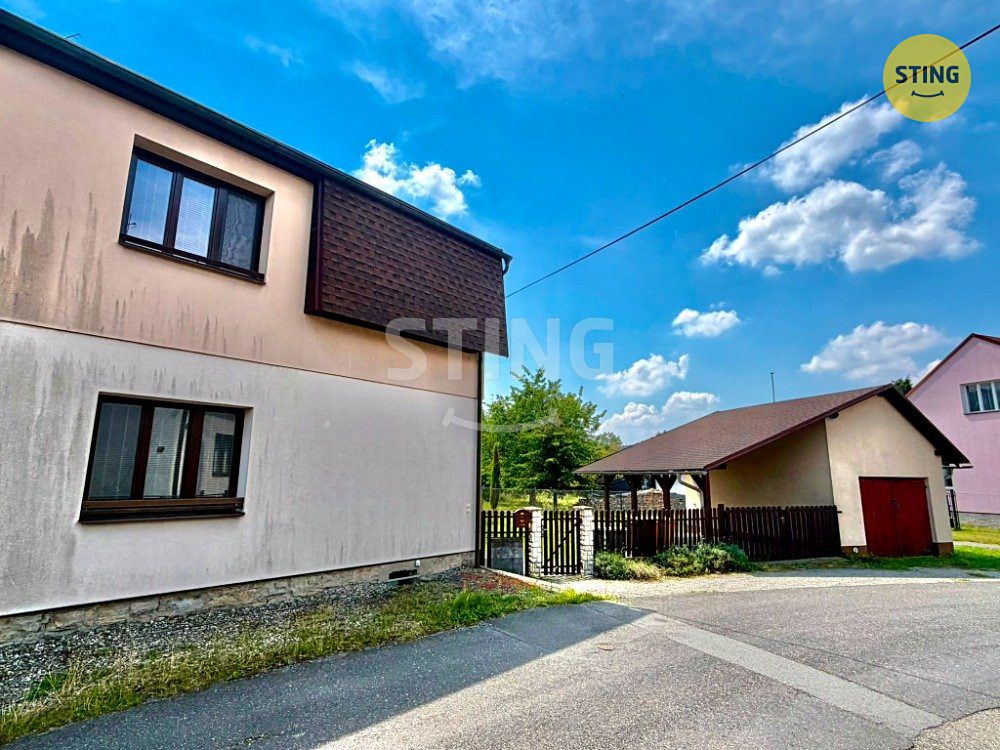 Prodej rodinného domu 220 m², pozemek 428 m² – fotografie 3