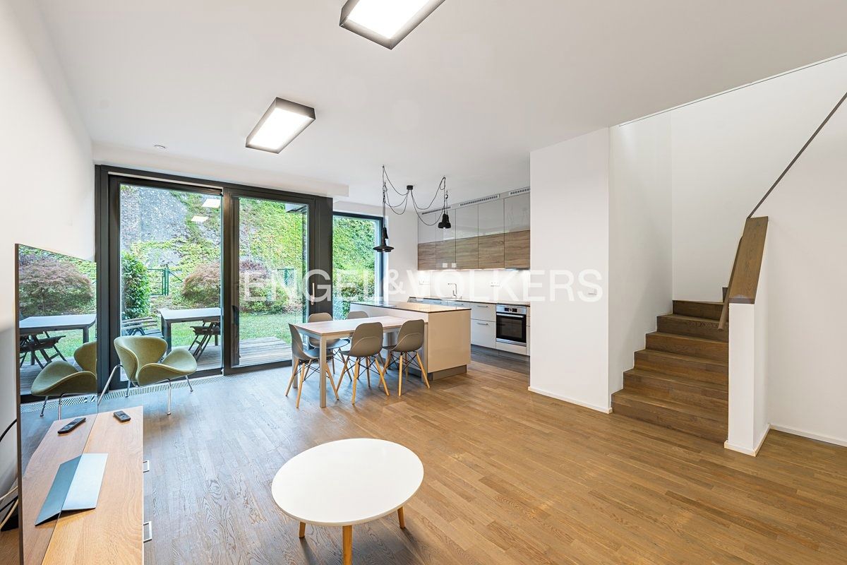 Pronájem rodinného domu 165 m², pozemek 170 m²