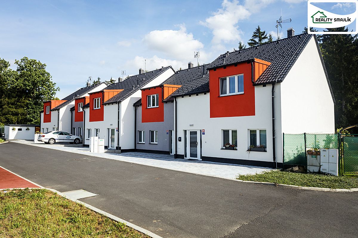 Prodej rodinného domu 145 m², pozemek 153 m² – fotografie 2