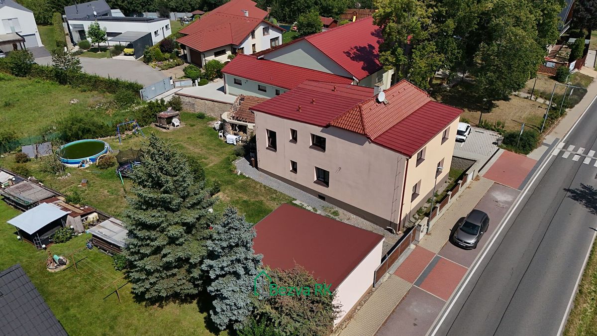 Prodej rodinného domu 250 m², pozemek 843 m² – fotografie 3