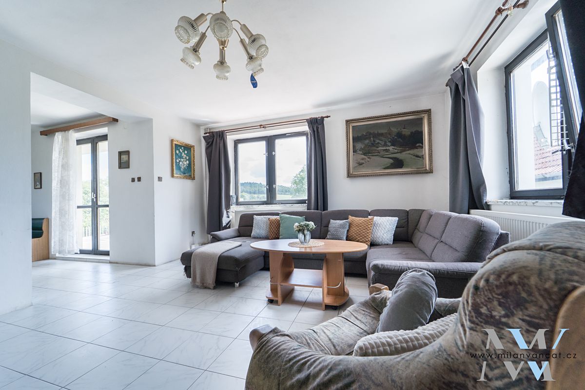 Prodej rodinného domu 170 m², pozemek 1524 m² – fotografie 3