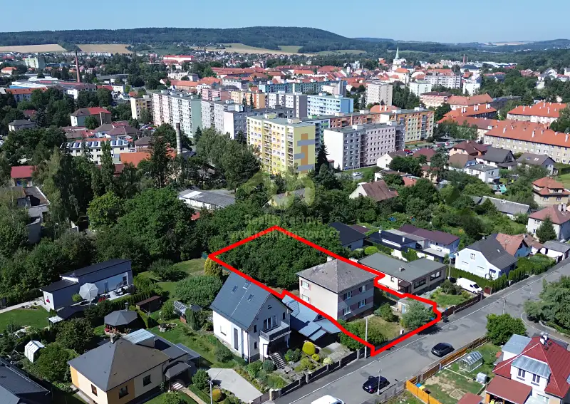 Prodej rodinného domu 228 m², pozemek 1076 m², Rokycany – náhled fotky 2