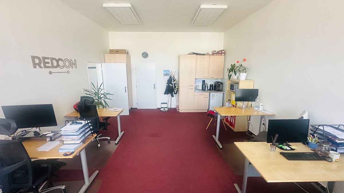 Pronájem kanceláře 38 m² – fotografie 3