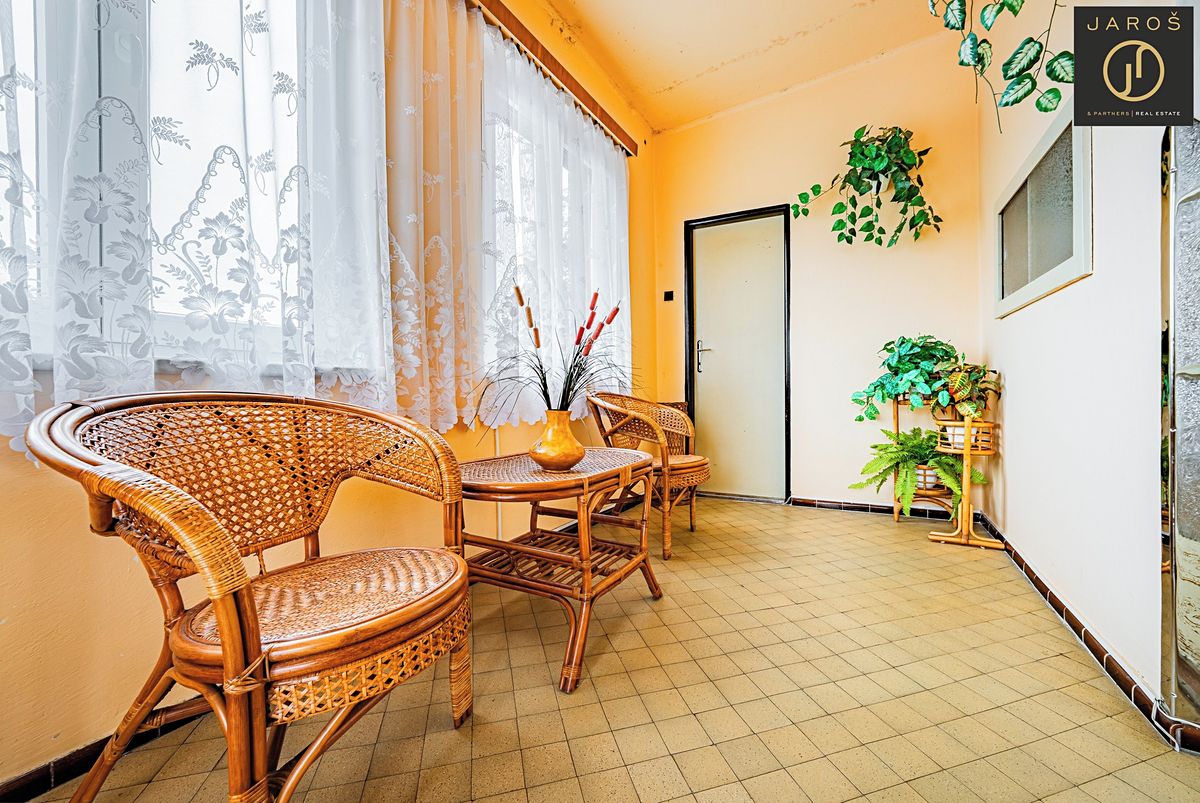 Prodej rodinného domu 277 m², pozemek 1132 m² – fotografie 4