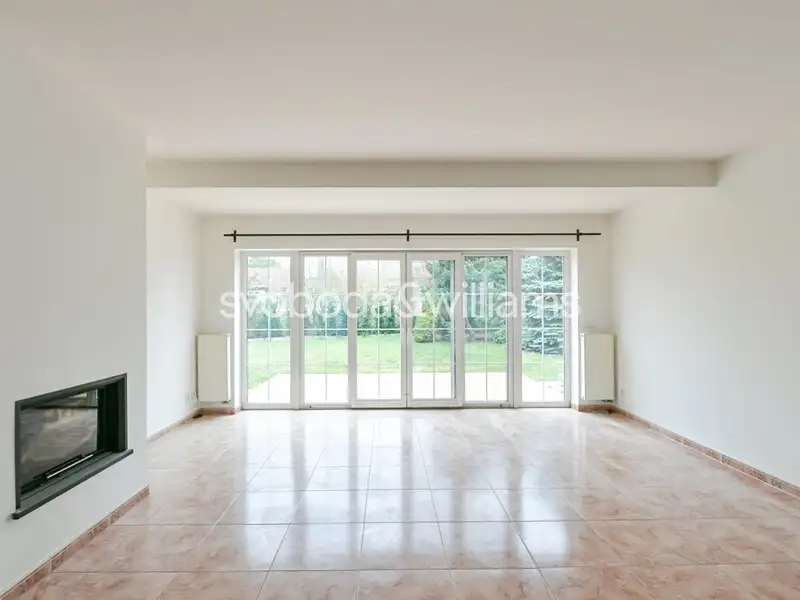 Pronájem rodinného domu 610 m², pozemek 747 m², Průhonice – náhled fotky 2