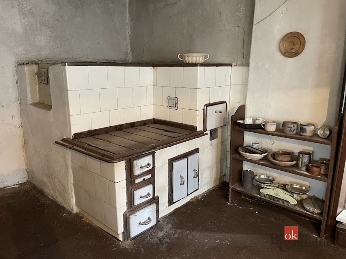 Prodej rodinného domu 200 m², pozemek 1975 m² – fotografie 3