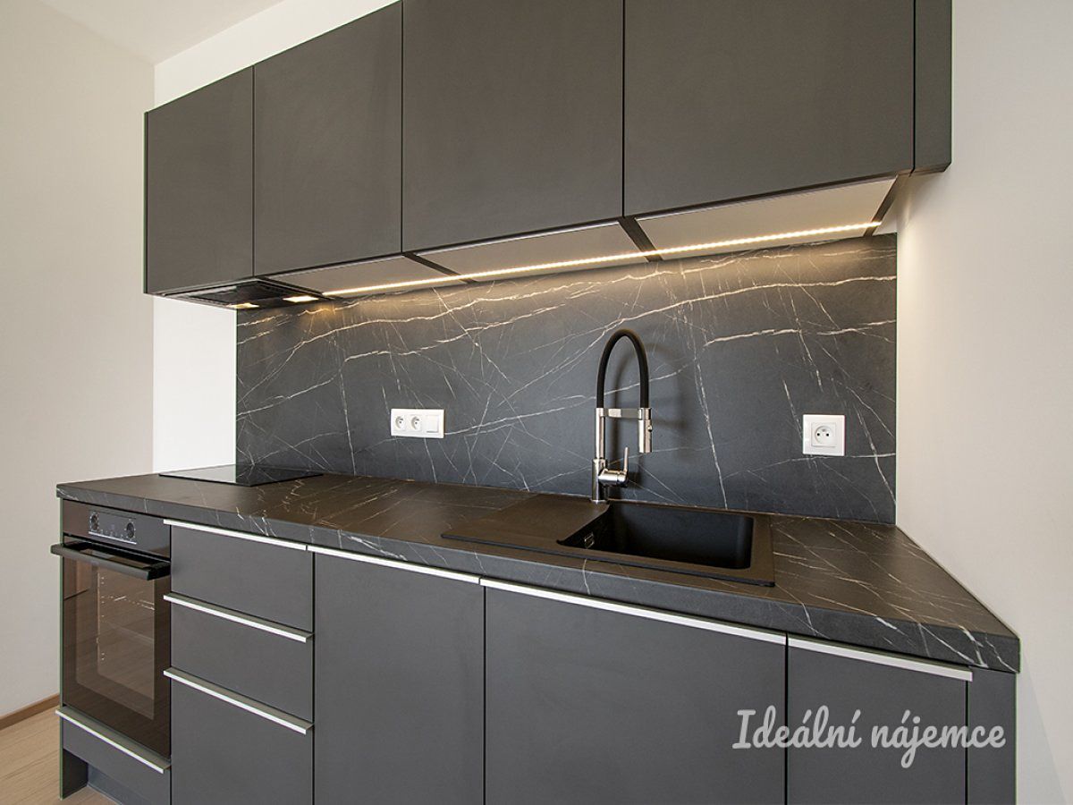 Pronájem bytu 1+kk 40 m²