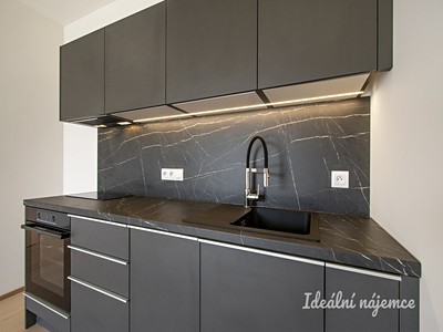 Pronájem bytu 1+kk 40 m²