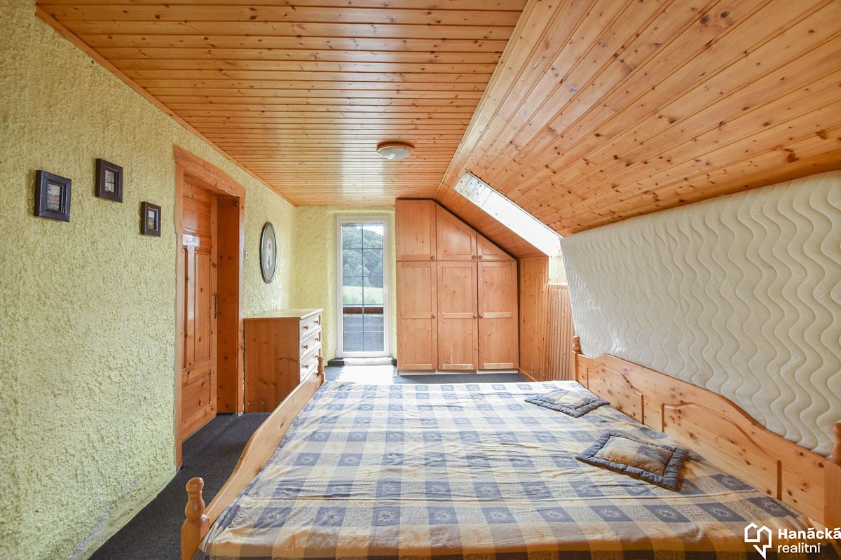 Prodej rodinného domu 190 m², pozemek 980 m² – fotografie 3