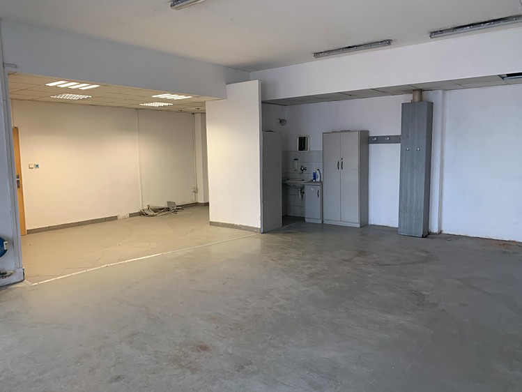 Pronájem komerčního prostoru, 197 m² (13 z 17)