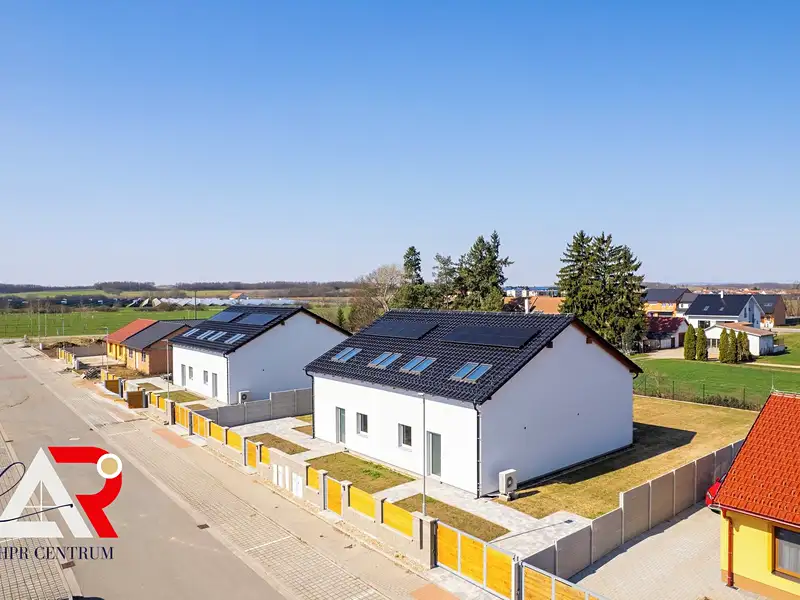 Prodej rodinného domu 140 m², pozemek 485 m², Žabčice – náhled fotky 1