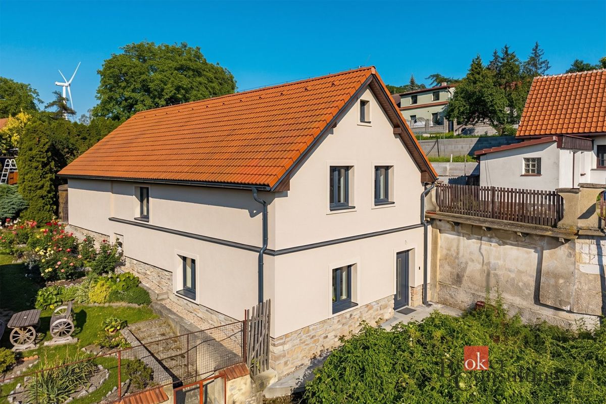 Prodej rodinného domu 140 m², pozemek 789 m² – fotografie 3
