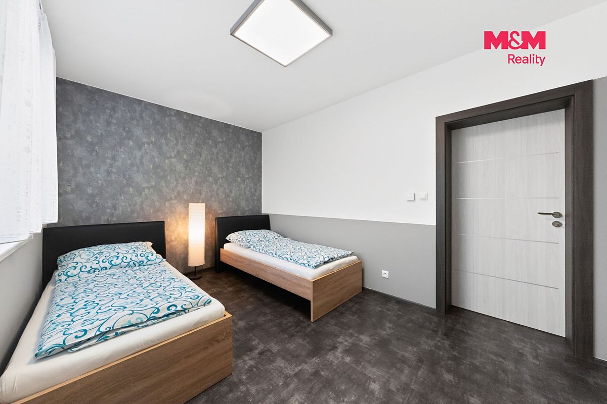 Prodej rodinného domu 233 m², pozemek 570 m² – fotografie 5