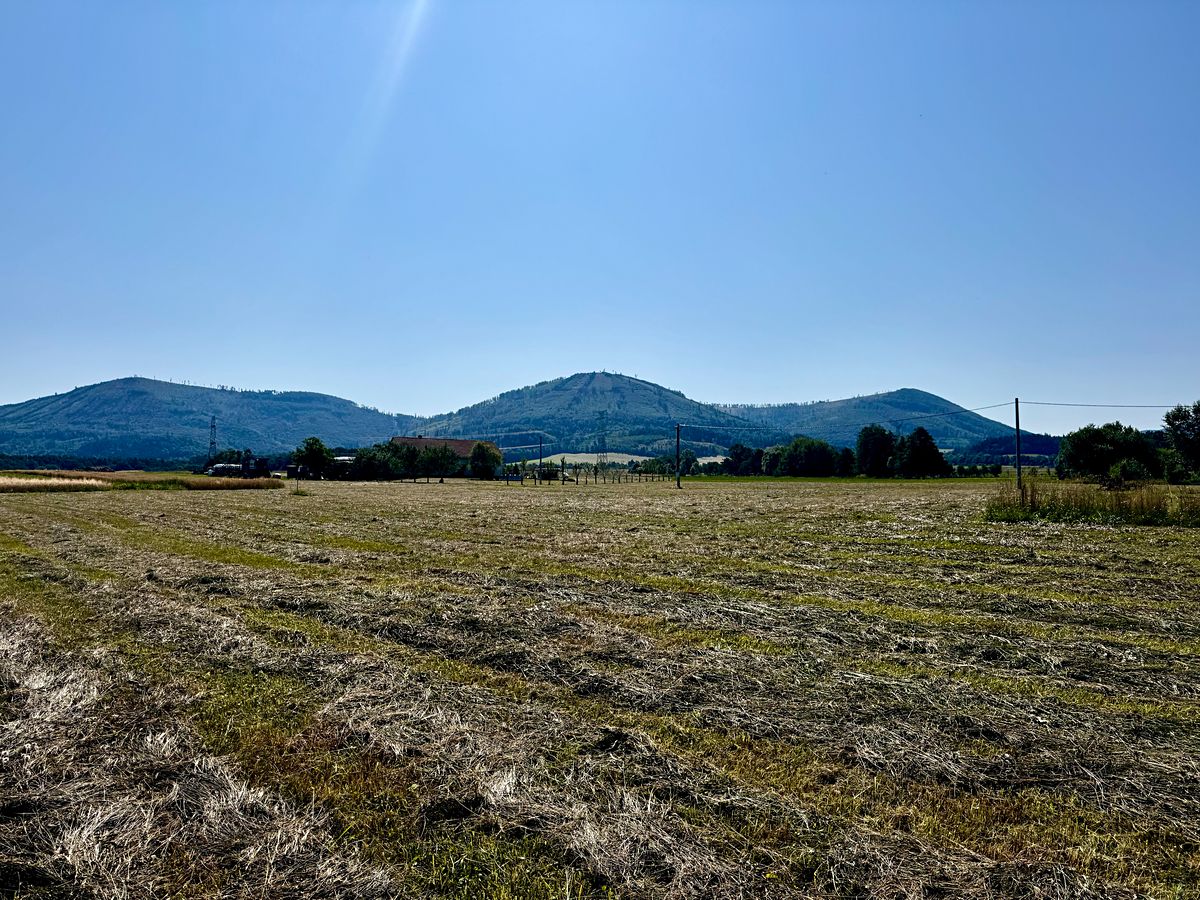 Prodej stavebního pozemku 4354 m² – fotografie 2