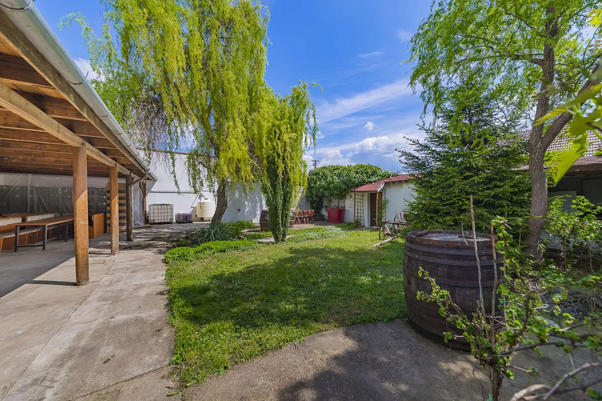 Prodej výrobní haly, prostoru 400 m²