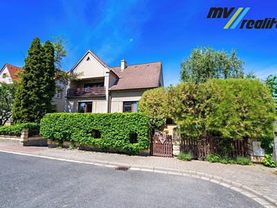 Prodej  rodinného domu 258 m², pozemek 854 m²