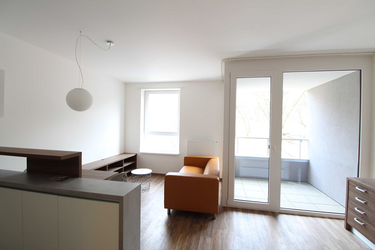 Pronájem bytu 1+kk 36 m² – fotografie 3